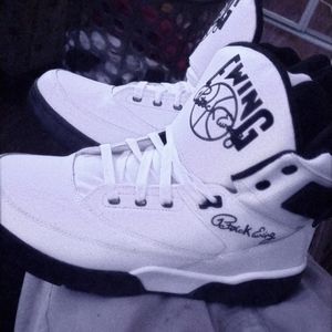 Patrick ewing size 12
